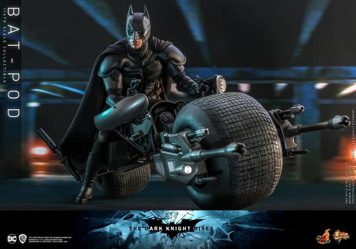 The Dark Knight - Batman and Bat-Pod Hot Toys Figure