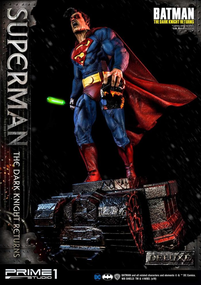 Dark Knight Returns - Superman Statue