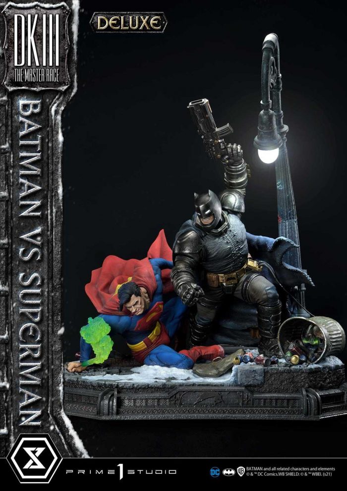 Batman v Superman - Dark Knight Returns Statue