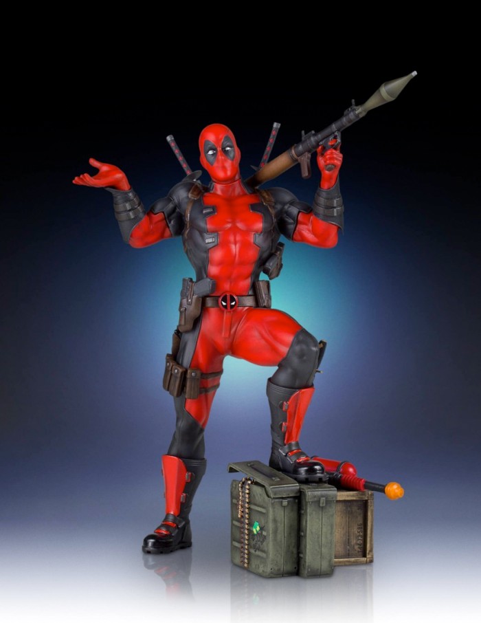 deadpool-gentlegiant-statue