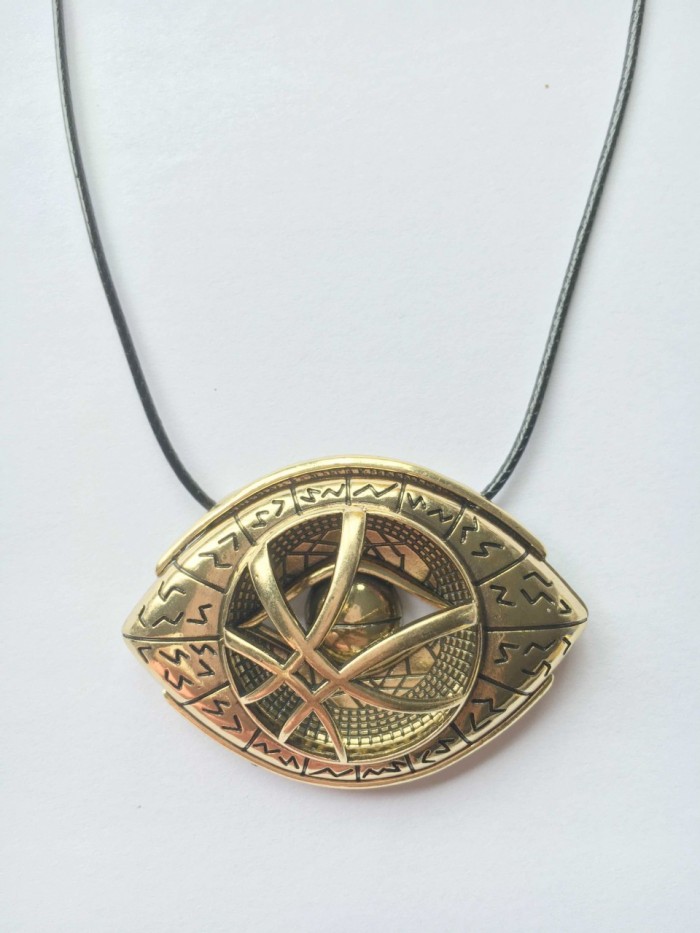 doctorstrange-eyeofagamotto-necklace