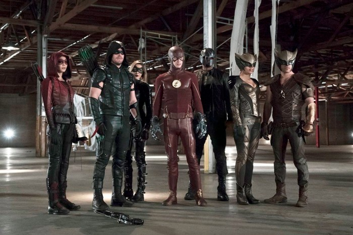 flash-arrow-crossover2-firstphoto