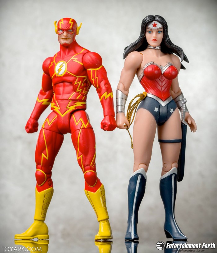 Wonder Woman and The Flash Capullo Figures