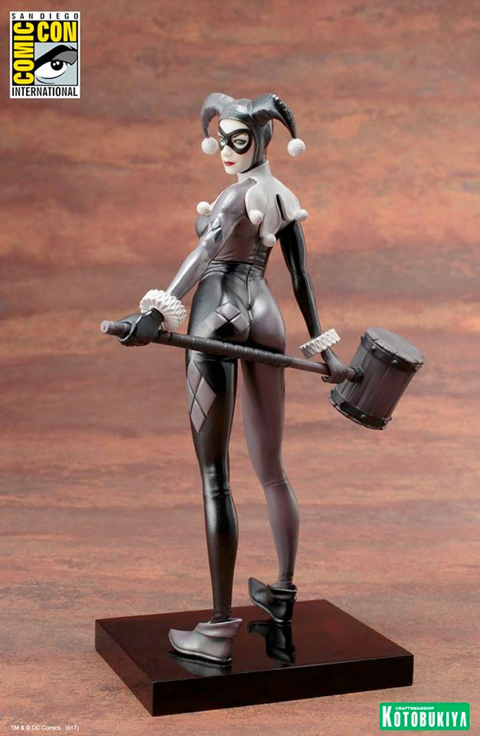 Kotobukiya Harley Quinn Black and White SDCC 2017 Statue