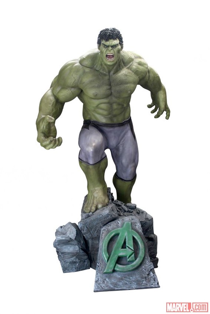 hulk-lifesize-statue