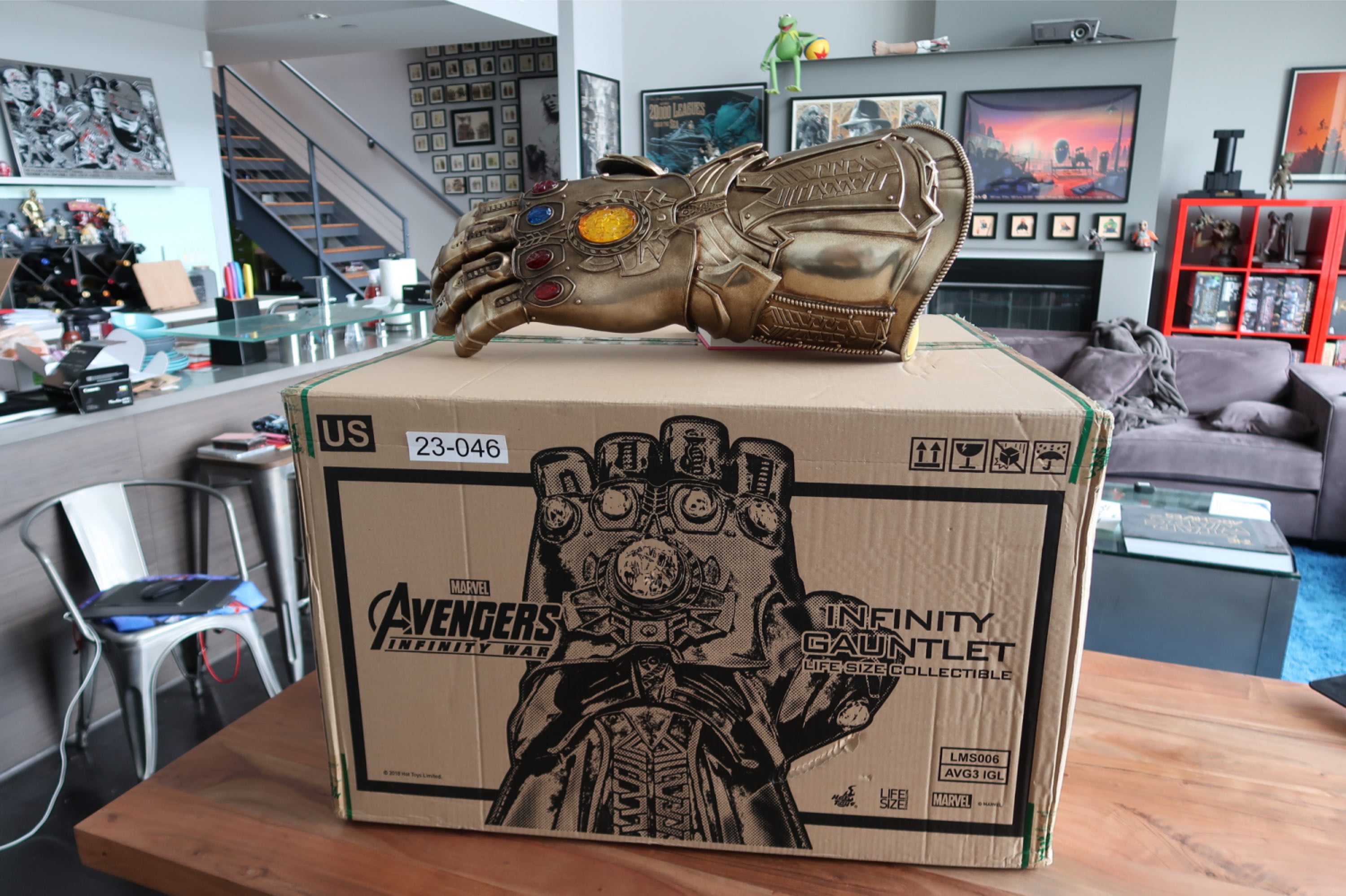 sideshow collectibles infinity gauntlet
