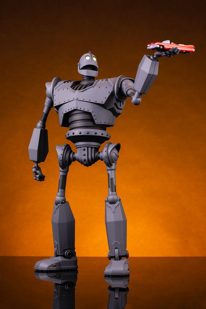 The Iron Giant Mondo Mecha Figure