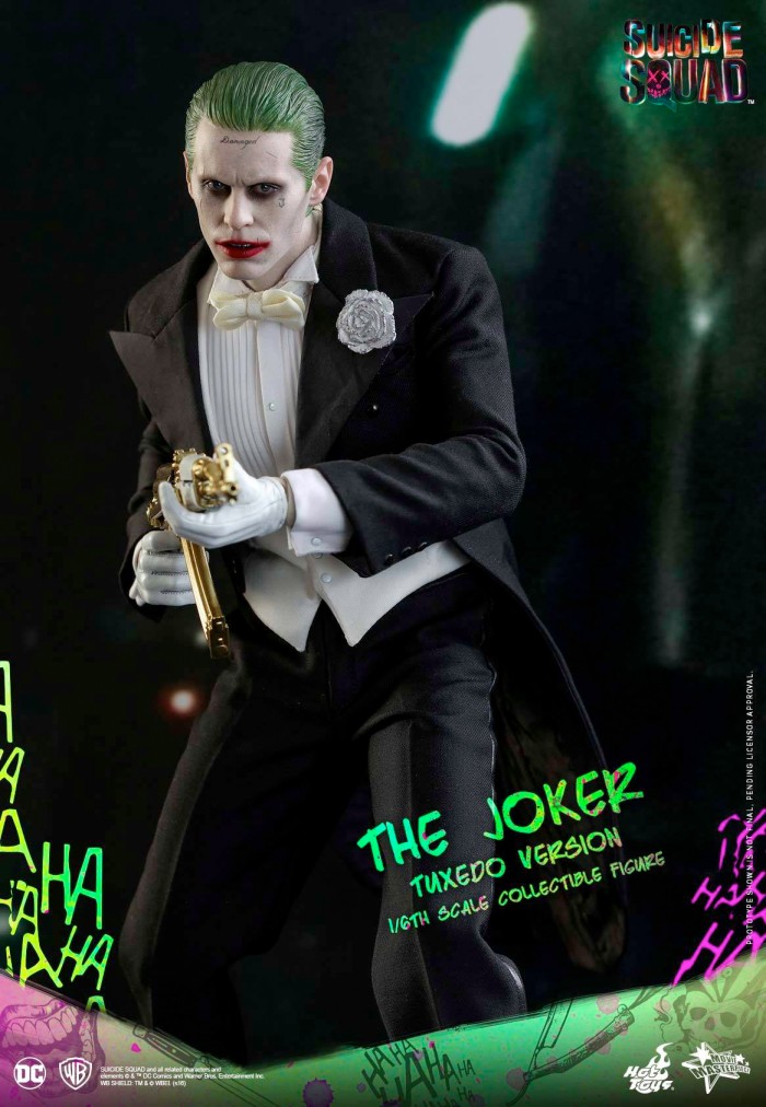 Hot Toys The Joker Tuxedo Figure