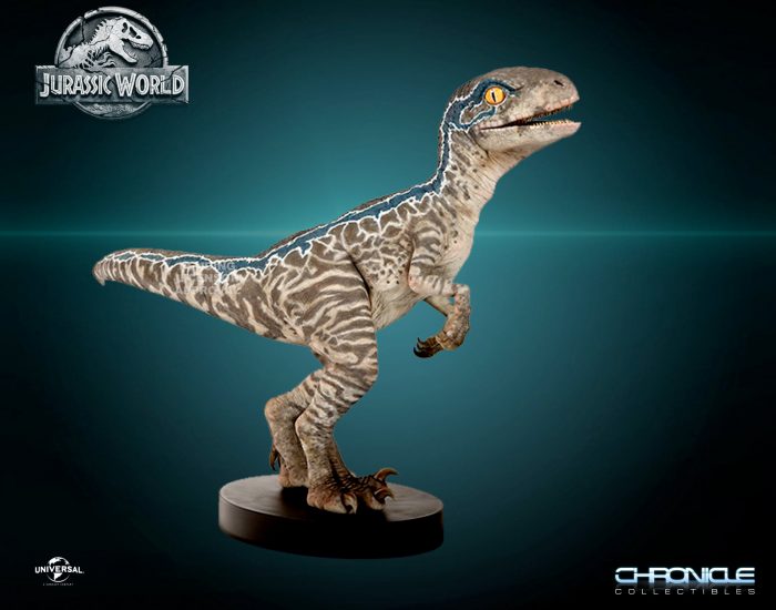 Jurassic World Fallen Kingdom - Life-Size Baby Blue Velociraptor