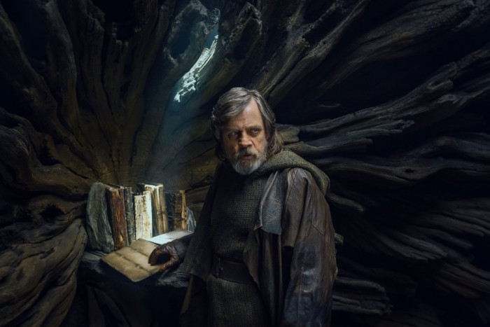 the last jedi luke skywalker