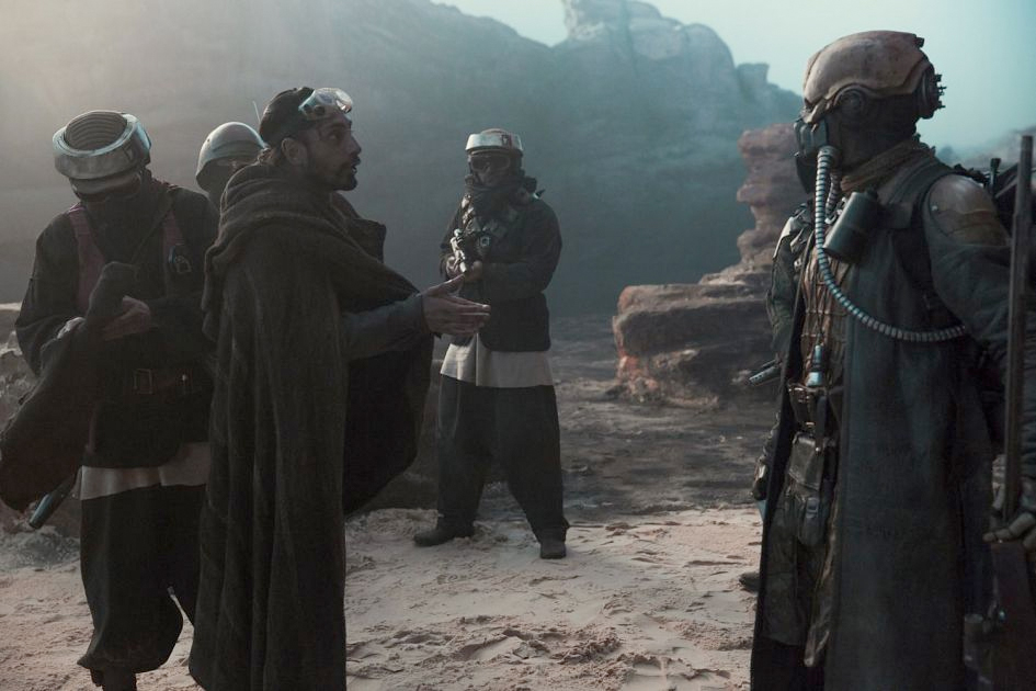 New 'Rogue One' Photos Reveal New Scenes That Didn't Make The Cut & More
