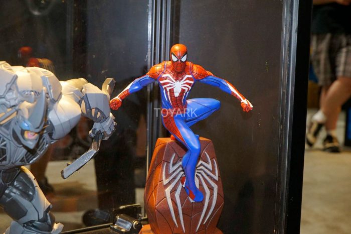 Spider-Man PlayStation 4 - Diamond Select Statues