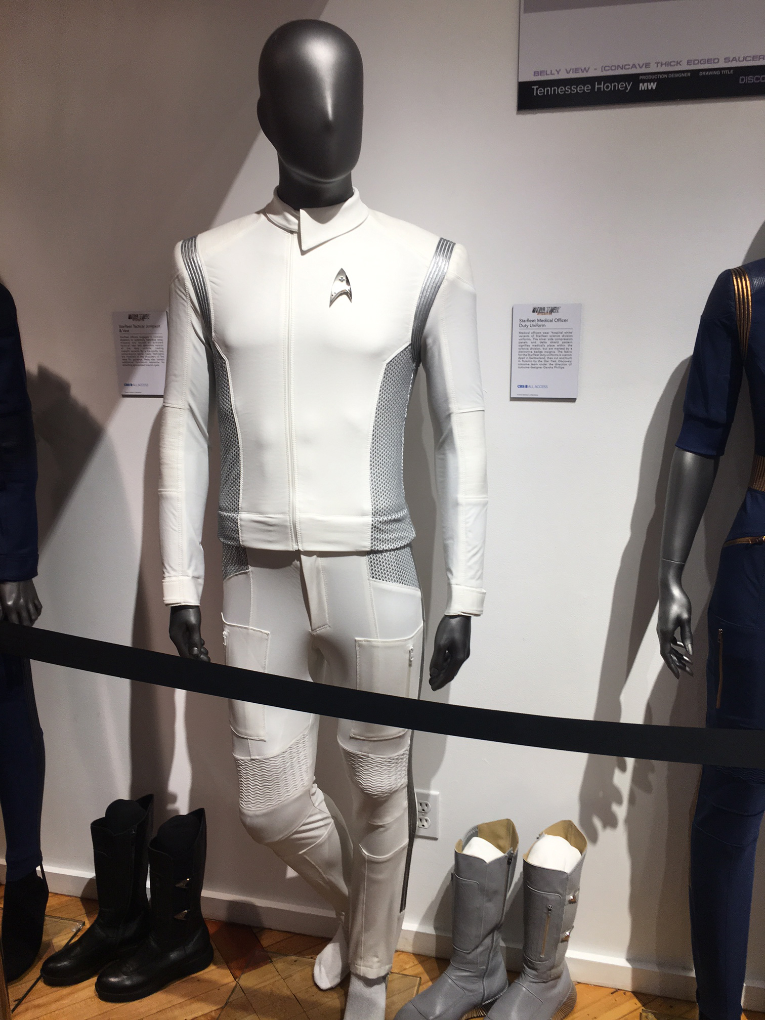 star trek discovery medical uniform