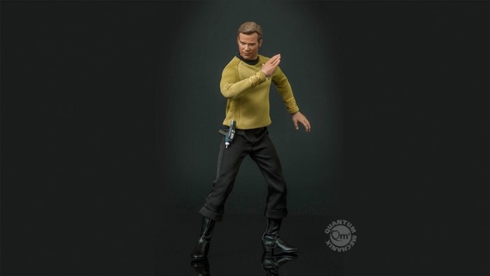 startrek-qmx-captainkirk-figure