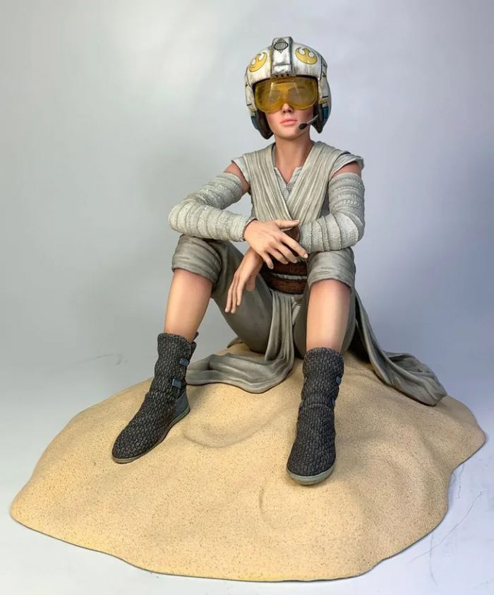 Star Wars: The Force Awakens Rey Statue