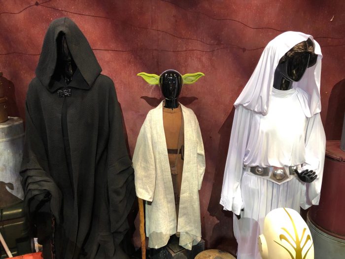 Star Wars Galaxy's Edge Merchandise - Dok-Ondar's Den of Antiquities