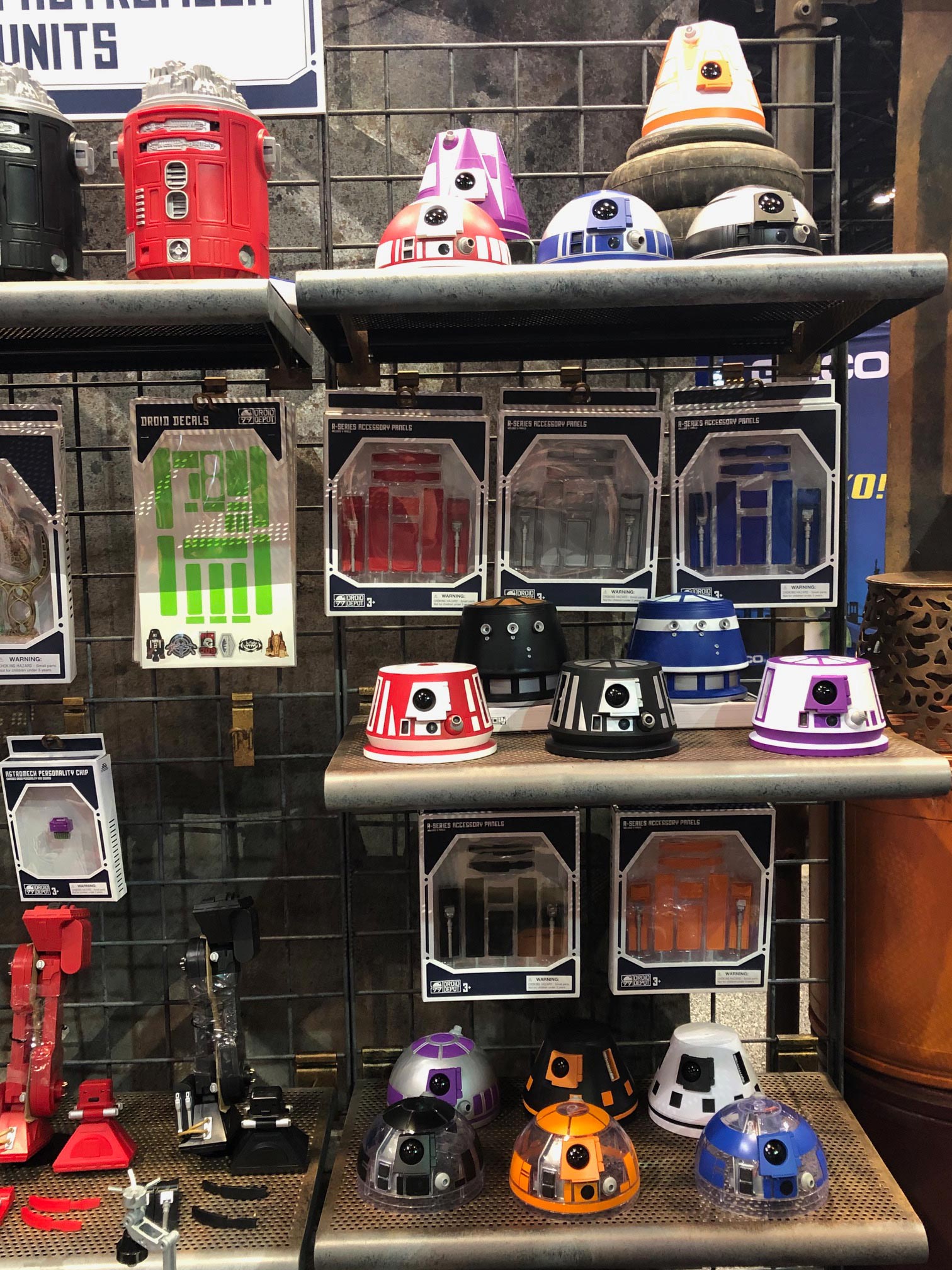 Star Wars Galaxy's Edge Gives You An Interactive Companion & More At