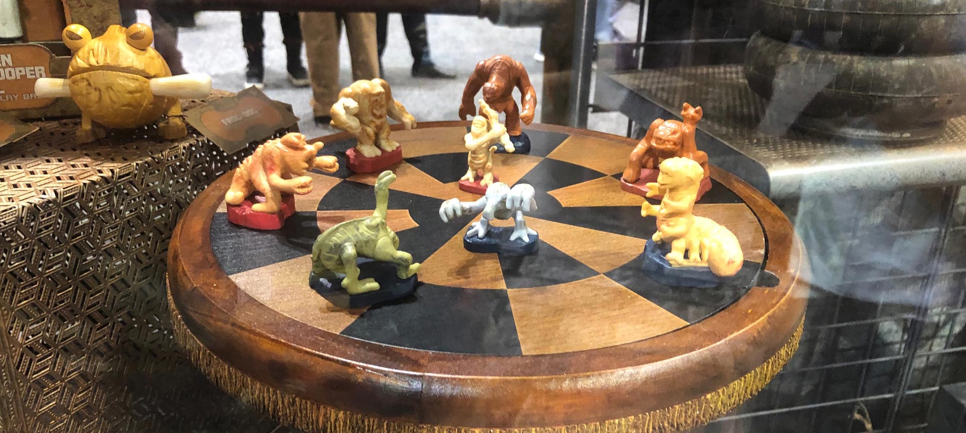dejarik figure set galaxy's edge