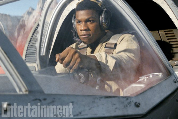 starwars-lastjedi-finn-piloting