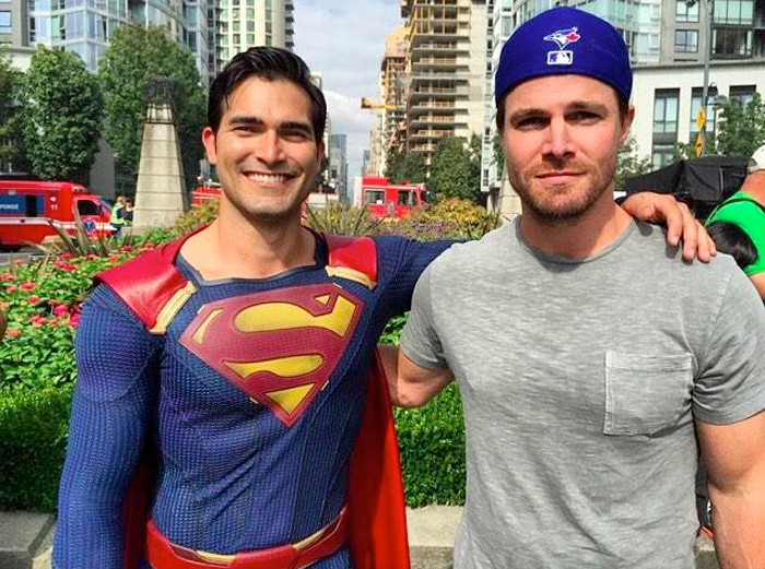 supergirl-superman-stephenamell