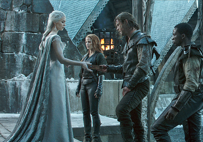 the huntsman winter's war clips 3