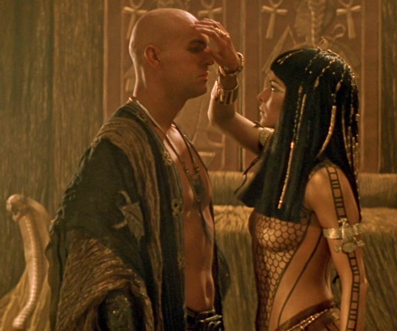 the mummy returns movie topless fight scene