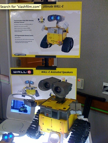Cool Stuff: Ultimate WALL-E Animated Programmable Robot