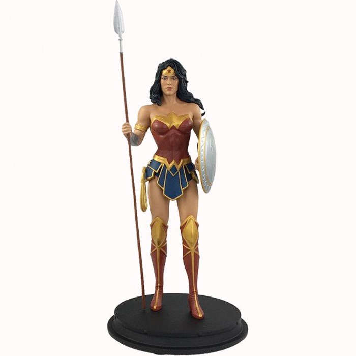 Wonder Woman Statue