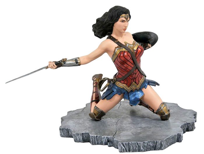 Wonder Woman Statue