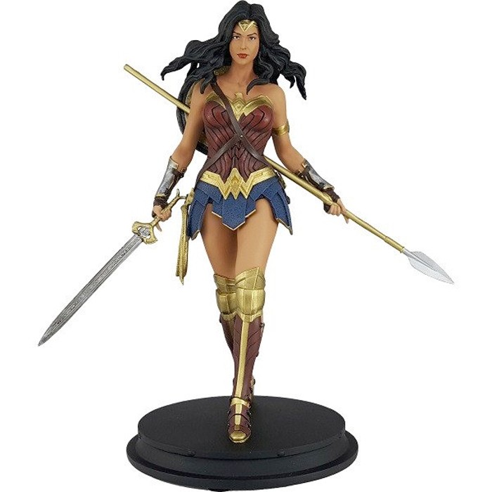 Wonder Woman Statue