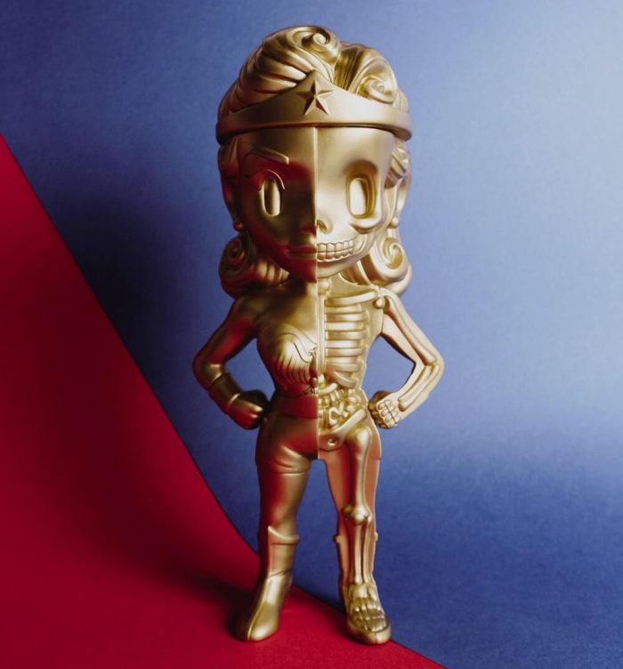 Wonder Woman XXRAY Gold Edition Figure